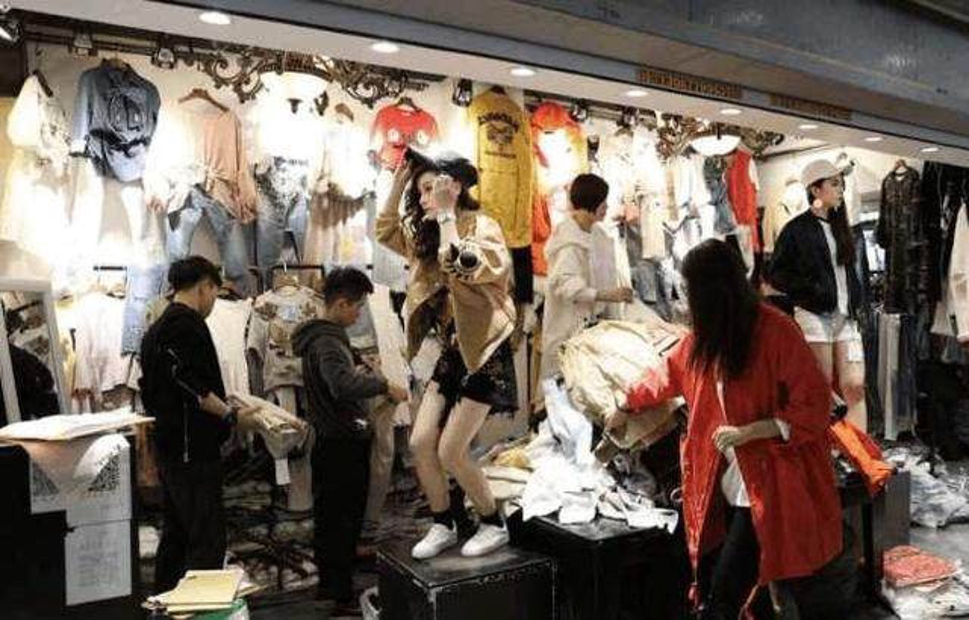 叶素服饰